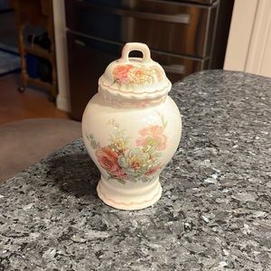 Antique vase with lid OK